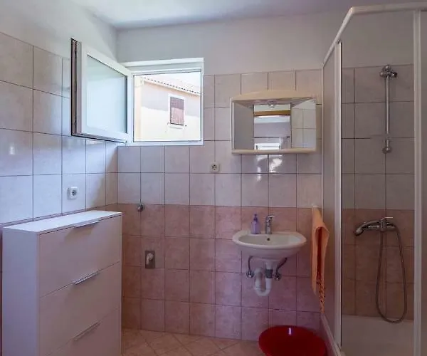 Apartment Mate