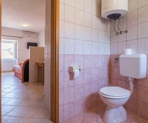 Apartment Mate